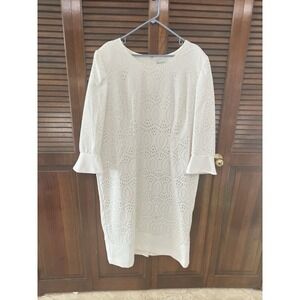 Lily & Taylor Women's White Scoop Neck Metallic Embellishments Size 18